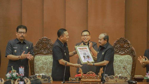 Bupati Gianyar, I Made Mahayastra, menyampaikan Rancangan Peraturan Daerah (Raperda) tentang Pertanggungjawaban Pelaksanaan Anggaran Pendapatan dan Belanja Daerah (APBD) Kabupaten Gianyar Tahun Anggaran 2024.