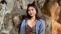 Cesen di usia 26 tahun sudah punya dua anak dari Marshel Widianto. Ia merupakan alumni idol group JKT48. (Foto: dok Instagram)