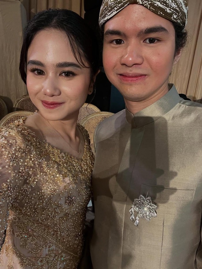 Dul Jaelani dan Tissa Biani Dul dan Tissa Biani kembar?