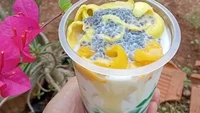 Segar dan melimpah isiannya cocok untuk mendefinisikan es teler di Es Teler Creamy 108. Isinya alpukat, nangka, hingga selasih dengan harga hanya Rp 10.000an saja. Foto: Google Review