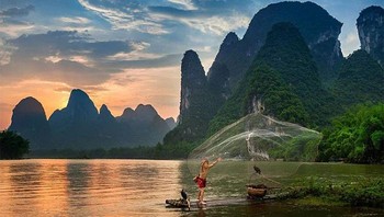 Berbagai penyesuaian langit dilakukan di Photoshop. Nik color efex pro digunakan untuk peningkatan warna pascaproduksi. Foto: Peter Stewart via Boredpanda