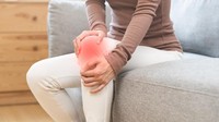 Dear Gen Z, Ini 'Biang Kerok' Lutut Sering Nyeri usai Duduk Lama