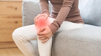 Dear Gen Z, Ini 'Biang Kerok' Lutut Sering Nyeri usai Duduk Lama