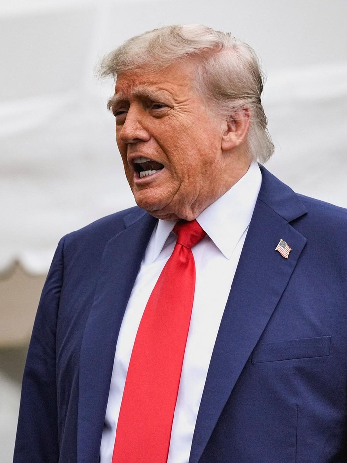 U.S. President Donald Trump speaks to the media as he departs the White House to attend the G7 summit in Canada, in Washington, D.C., U.S., June 15, 2025. REUTERS/Ken Cedeno