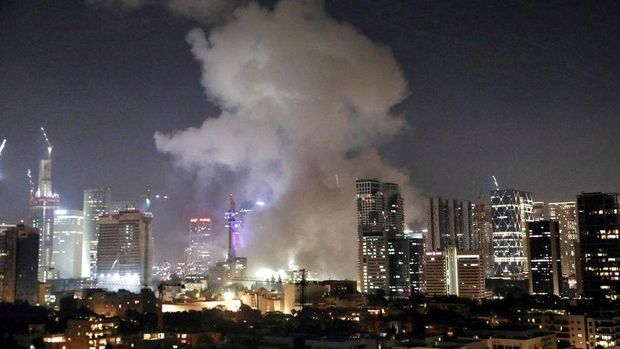 Perang Iran dan Israel memanas setelah Israel dihujani rudal Iran. Begini penampakannya sebelum dan setelah penyerangan tersebut.