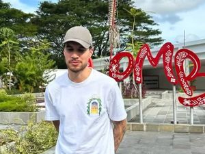 Isi Bensin Eceran, Ini Motor yang Dipakai Kevin Diks di Lombok