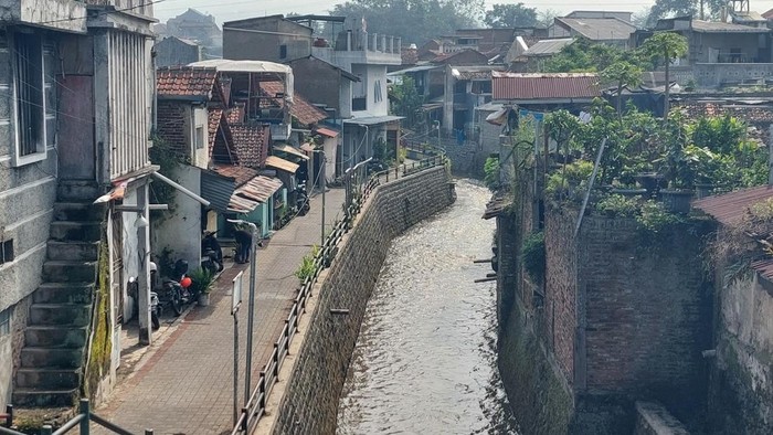 Kondisi aliran Sungai Cimahi yang bakal dijadikan sebagai jogging track