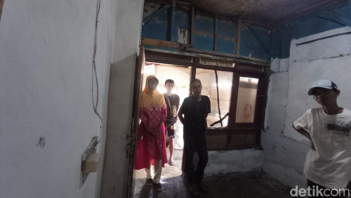 Kondisi rumah Obay di Kecamatan Mangkubumi, Kota Tasikmalaya.