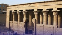 Pembangunan Kuil Esna ini dimulai pada tahun 186 SM selama pemerintahan Raja Ptolemy V dan terus dibangun selama sekitar 400 tahun sampai pemerintahan Kaisar Romawi Decius. Foto: (Kementerian Pariwisata dan Kepurbakalaan Mesir)