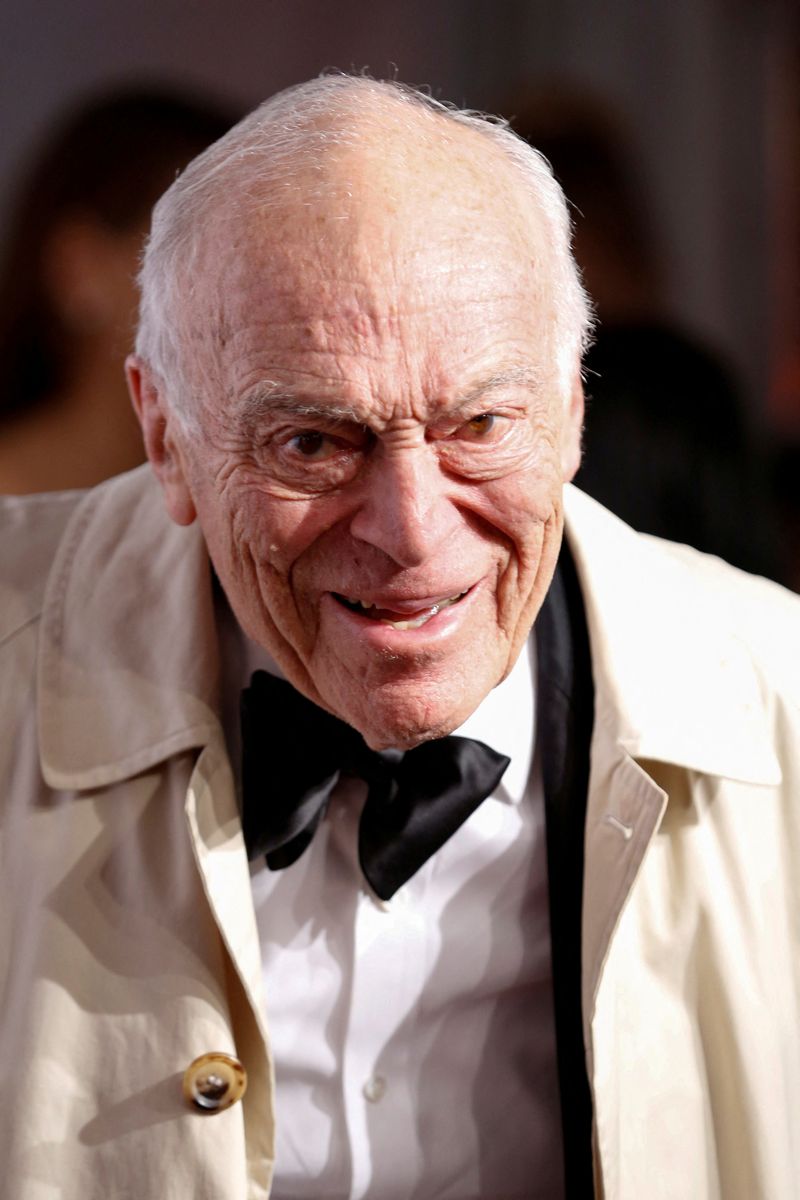 FILE PHOTO: Leonard Lauder arrives for the Elton John AIDS Foundation's Gala in New York City, NY, U.S. November 5, 2018. REUTERS/Caitlin Ochs/File Photo