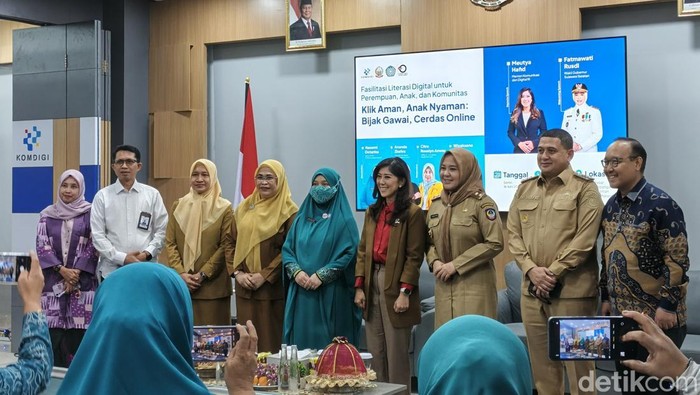Menkomdigi Meutya Hafid kunjungan kerja ke Kota Makassar dalam rangka menghadiri acara literasi digital.