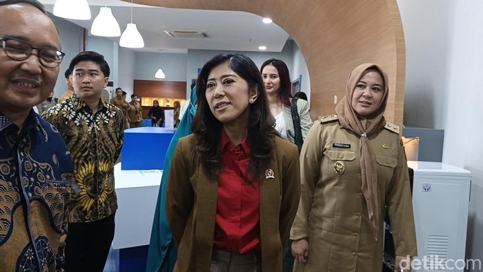 Menkomdigi Meutya Hafid saat menghadiri literasi digital di BPSDM Sulsel, Senin (16/6/2025).