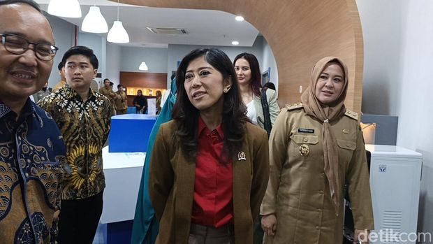 Menkomdigi Meutya Hafid saat menghadiri literasi digital di BPSDM Sulsel, Senin (16/6/2025).