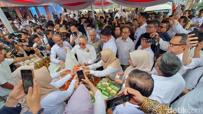 Menteri Koordinator Pangan Zulkifli Hasan.