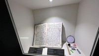 Museum Al Quran memamerkan salinan sulaman Alquran, buatan tangan Naseem Akhtar asal Pakistan.
