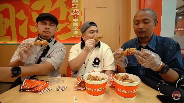 Nex Carlos kulineran di China