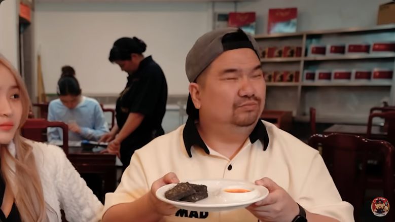 Nex Carlos kulineran di China