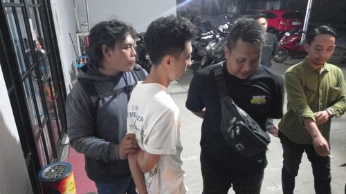 Pengedar sabu dan ekstasi modus jualan baju di Mataram ditangkap polisi. (IST).