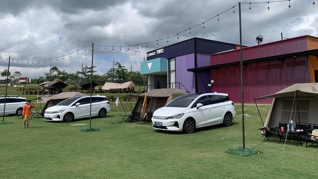 Perayaan ulang tahun pertama BYD M6