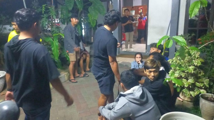 Polda Banten menggerebek sebuah hotel yang diduga memfasilitasi prostitusi di Kota Cilegon. (dok.Istimewa)