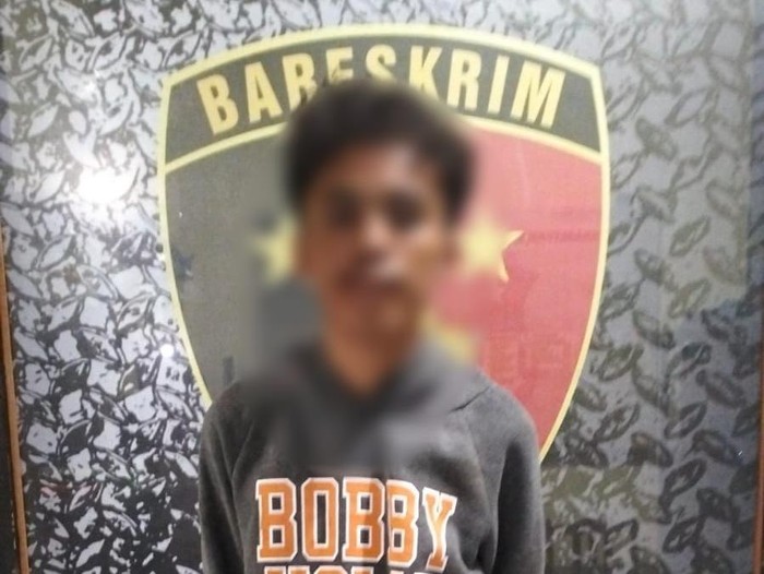Polsek Mataram mengamankan pencuri gerobak angkut sampah milik tukang kebersihan di Mataram. (dok Polsek Mataram)