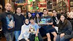 Potret Mulan Jameela Makan dan Rayakan Ultah Bareng Al Ghazali