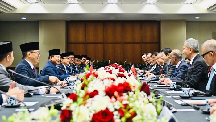 Prabowo saat Leaders’ Retreat bersama PM Singapura Lawrence Wong.