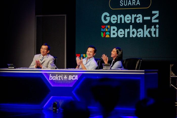 Genera-Z Berbakti merupakan program dengan konsep call for proposal untuk kelompok mahasiswa yang memiliki antusiasme terhadap pengabdian kepada masyarakat di lokasi desa binaan PT Bank Central Asia Tbk (BCA).