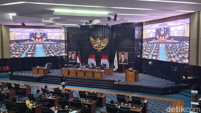 Rapat Paripurna Rancangan Peraturan Daerah tentang Pertanggungjawaban Pelaksanaan APBD (P2APBD) Tahun Anggaran 2024 di Gedung DPRD DKI Jakarta. (Belia/detikcom)