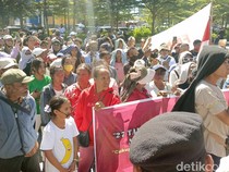 Warga Demo di Kupang, Desak Prabowo Sahkan Sertifikat Tanah untuk Eks Timtim