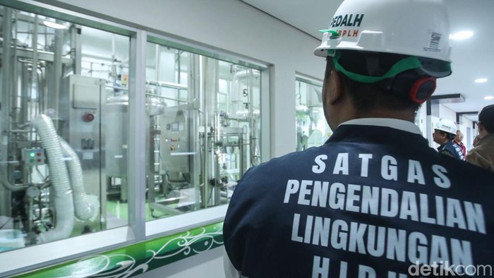 Satgas Lingkungan Hidup periksa belasan pabrik di JIEP Jakarta. Pemeriksaan fokus pada potensi limbah cair, B3, dan polusi udara.