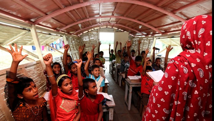 sekolah terapung shidhulai swanirvar sangstha di Bangladesh