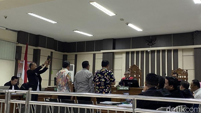 Sidang pemeriksaan saksi kasus dugaan korupsi Mantan Wali Kota Semarang, Hevearita Gunaryanti Rahayu dan suaminya, Alwin Basri, di Pengadilan Tipikor Semarang, Senin (16/6/2025).