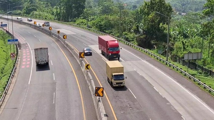 Suasana di Tol Cipularang