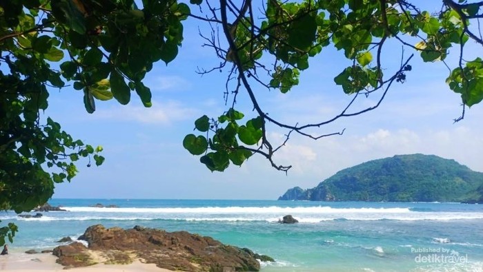 Pesona Pantai Karang Berpasir Putih Wediombo Gunungkidul