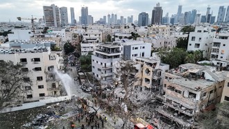 Rusia Evakuasi Ribuan Warganya dari Timur Tengah di Tengah Ketegangan