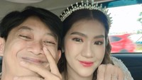 Pemain film Pabrik Gula itu menuliskan kata-kata untuk sahabatnya, Gusti Irwan Wibowo yang meninggal dunia pada Minggu (15/6). Wiw aku sudah nikah, nasehat dan doamu waktu itu aku terima dan semoga dimaqbulkan Allah amin. Ya Allah, tempatkan Wiw di sisi terbaik-Mu. Kami sayang Wiw, tulis Yono dalam unggahannya dilihat detikcom, Selasa (17/6/2025). Foto: instagram Yono Bakrie