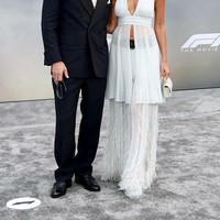 “Dia sosok yang tenang, suportif, dan hubungan mereka berjalan sangat baik,” ujar sumber tersebut, menambahkan bahwa Ramon adalah pasangan yang “sempurna” bagi Pitt. Debut red carpet mereka berlangsung di Festival Film Venesia 2024, menandai babak baru dalam hubungan asmara mereka yang terus berkembang. (Foto: Getty Images/Dimitrios Kambouris)