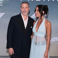 “Brad benar-benar mencintai Ines tetapi dia tidak ingin menikah dan punya anak lagi. Dia sangat terpukul karena perceraiannya dengan Angelina dan anak-anaknya yang tidak mau lagi berhubungan dengannya. Dia berusia 61 tahun dan mencintai hidupnya apa adanya,” ujar sumber kepada DailyMail. Foto: Getty Images/Dimitrios Kambouris