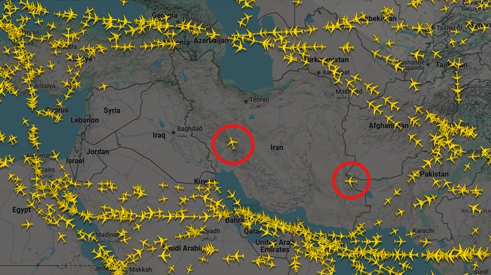 6 Pesawat Sipil Nekat Lewat Iran Saat Serangan Israel terlihat di FlightRadar24