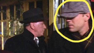 Pada the First Deadly Sin (1980) Bruce Willis cuma kebagian numpang lewat doang guys. Dok. YouTube/Buzzfeed