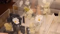 Ada juga perawatan untuk tubuh dari brand Chanel. Gak ketinggalan ada sandal dari brand Valentino. Foto: dok. TikTok/dianaeditya
