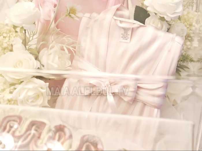 Al Ghazali Seserahan Al Ghazali buat Alyssa.