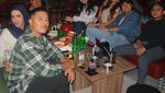 Romantisnya Arbani Yasiz dan Tunangannya saat Kulineran di Jepang