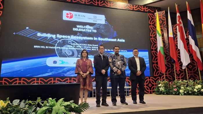 Badan Riset dan Inovasi Nasional (BRIN) menyelenggarakan ASEAN SCOSA Indonesia Event on Building Space Ecosystem in Southeast Asia.