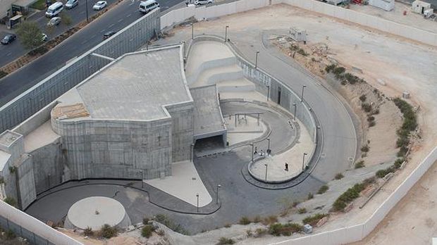 Bunker milik Israel yang digunakan oleh pejabat dan menteri saat berlindung dari serangan.