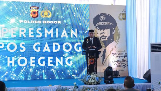Bupati Bogor Rudy Susmanto mengapresiasi pembangunan Pos Gadog Hoegeng. Dia menilai Pos ini menjadi ikon sebab menjadi pintu masuk wisatawan menuju ke Puncak. (dok Ist)