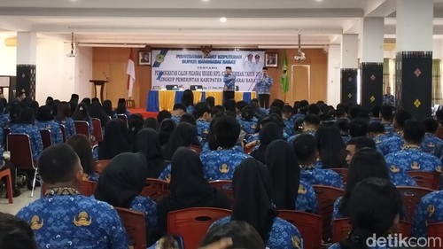 CPNS menerima SK dari Bupato Manggarai Barat, Selasa (17/6/2025).