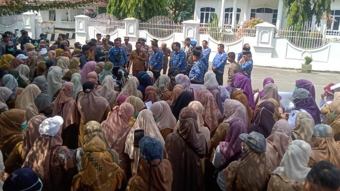 Demo PPPK di Rujab Bupati Enrekang.