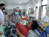 Jatuh di Kamar Mandi, Wanita Jambi Berbobot 130 Kg Dibawa Damkar ke RS